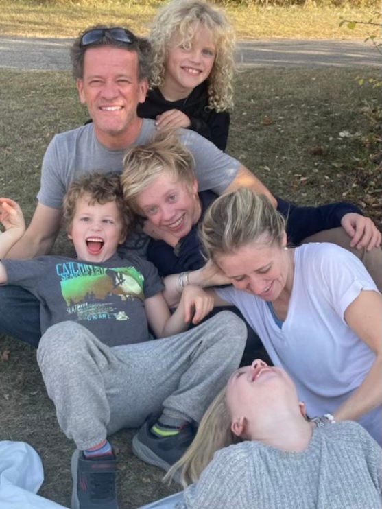 Family life and writer life don't always go together. In fact, quite a lot of the time, the deep writerly thoughts that I have (such as those are) are lost... But there are moments that I hold on to and that make me want to write afterwards, when it's quiet....