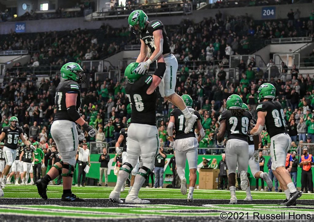 I want to thank my coaches, teammates,and parents for helping me through this journey. I am truly thankful for the opportunity to continue to play football at the next level. With that said, I am exited to announce my commitment to the University of North Dakota!! 💚🖤#gohawks