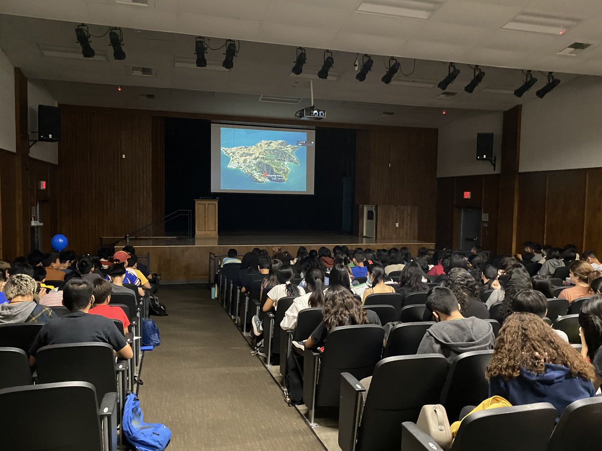 HistoryFrog's tweet photo. And we’re live with Ranger Dorian @portsprogram Angel Island #HistoryFrogClass🐸 @AngelIslandSP @ai_immigration #BringHistoryToLife #ChineseImmigration #ChineseExclusion https://t.co/i9mHNLJKTS