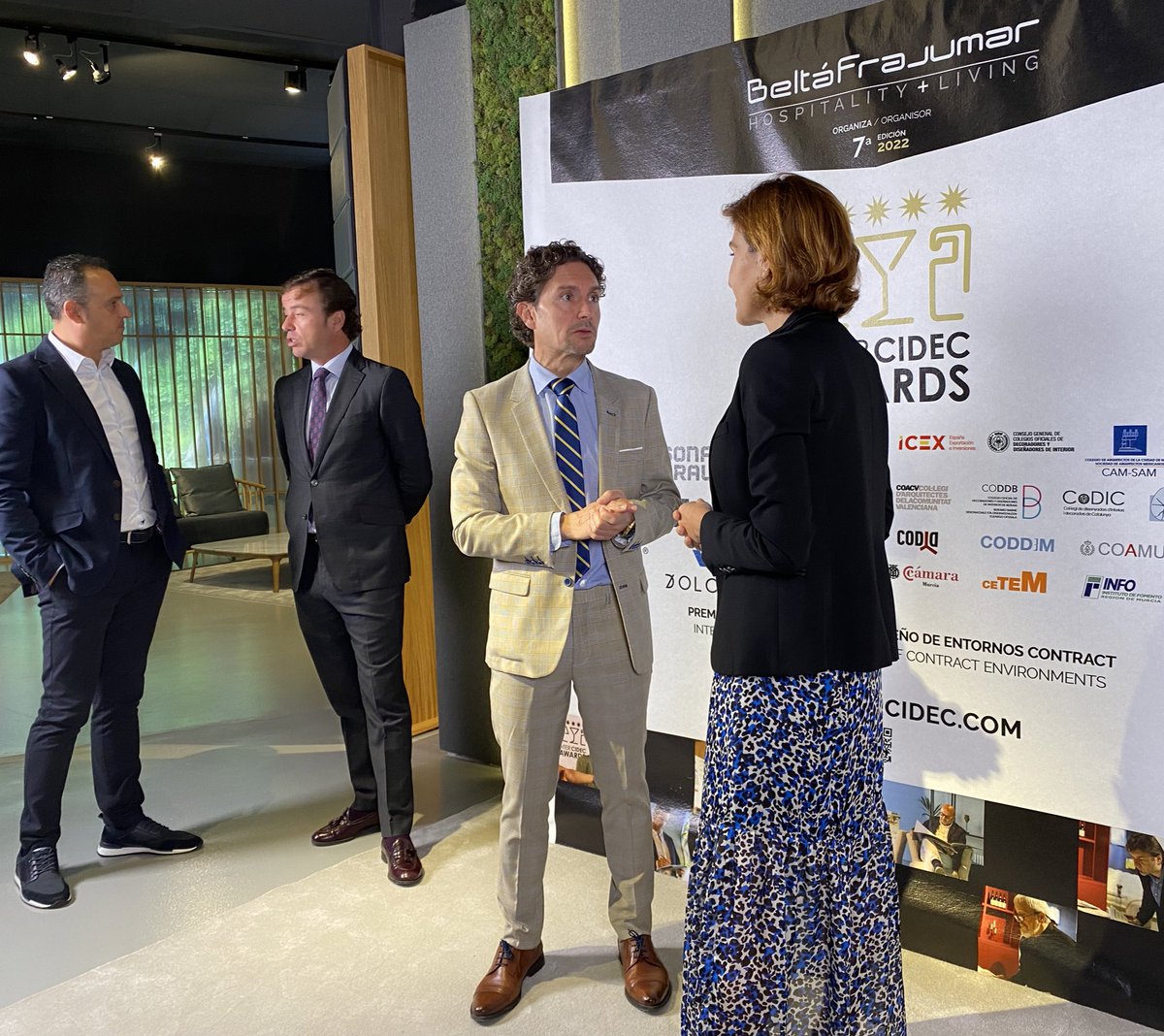 FMYecla's tweet photo. Esta mañana hemos participado en la jornada que ha decidido el ganador de la 7ª edición #InterCIDEC en @belta_frajumar 

Un concurso de interiorismo de gran nivel que ha congregado en #Yecla a verdaderas autoridades del mundo del interiorismo, la #arquitectura y el #hospitality. https://t.co/XVOi2zVXAF
