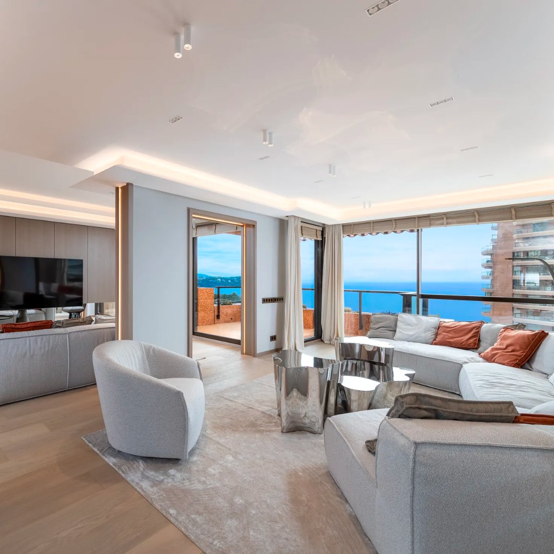 JamesEdition tweet media