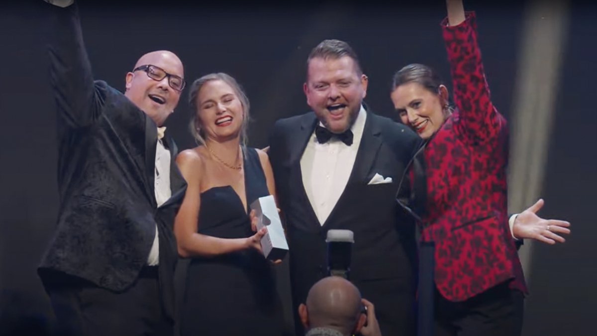 hurracom's tweet photo. Hurra! Wir sind Google Premier Partner of the Year! 🥳🏆

Mehr dazu erfahrt ihr hier: https://t.co/6N4vuMVelk

#Google #PremierPartnerAwards #DigitalMarketing #OnlineMarketing #hurracom https://t.co/9SyZuCgjKQ