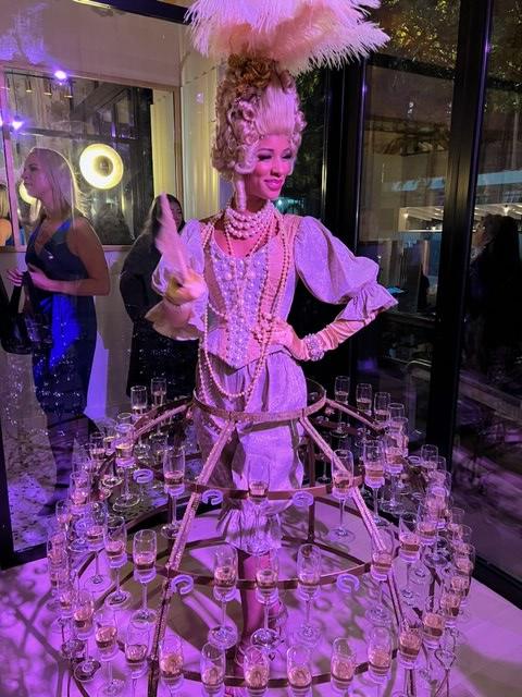 residentdigital's tweet photo. Reyna rocked it at its Grand Opening party in Union Square. The popular Toronto-based restaurant and bar is replacing Le Midi on East 13th Street.

@reyna.newyork https://t.co/4UZhvn13Gj