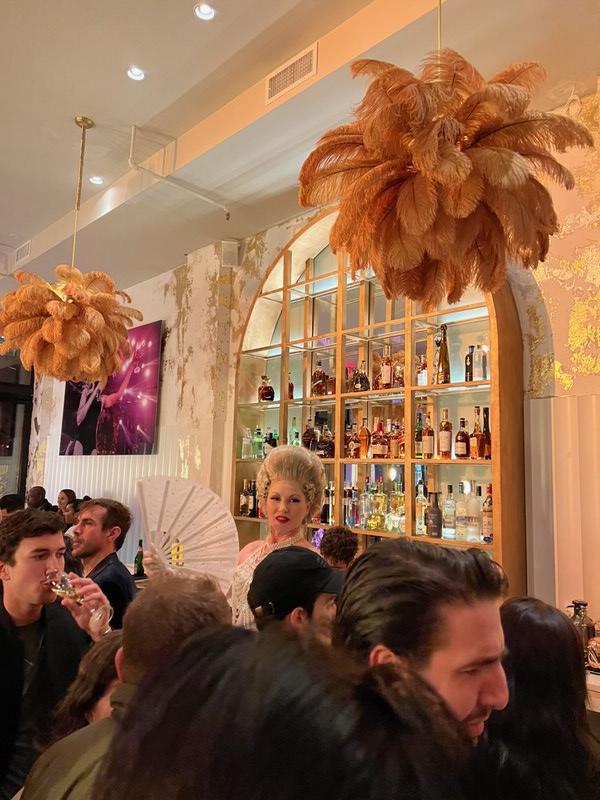 residentdigital's tweet photo. Reyna rocked it at its Grand Opening party in Union Square. The popular Toronto-based restaurant and bar is replacing Le Midi on East 13th Street.

@reyna.newyork https://t.co/4UZhvn13Gj