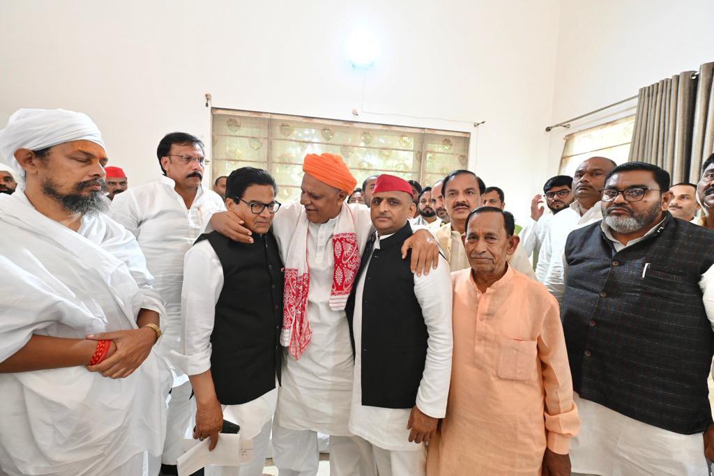 Akhilesh Yadav (@yadavakhilesh) on Twitter photo 