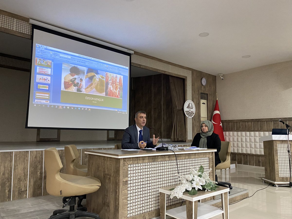 Müdürümüz Sayın İsmail Rahman Köse; Lise Müdürlerimiz, Halk Eğitim Merkezi Müdürümüz ve Rehber öğretmenlerimizin katılımıyla yerel ve ulusal projelerle ilgili bilgilendirme toplantısı gerçekleştirdi. <a href="/ismailrhmnkose/">İRKÖSE</a> <a href="/muratagar60/">Murat AĞAR</a> @MemTerme <a href="/samsunmem/">Samsun İl Milli Eğitim Müdürlüğü</a>