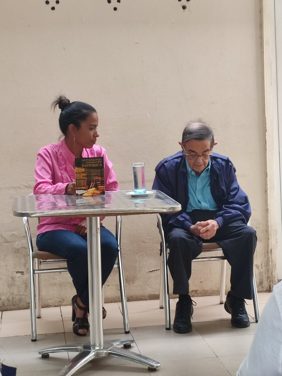 EditFelixVarela's tweet photo. Se presenta en @CIH_Cuba el libro Metodología de la Investigación Histórica del profesor Dr.C Constantino Torres Fumero.📖
Hoy, Día de la Cultura Cubana no existe mejor ocasión para retomar las temàticas referidas a la historia y hacernos eco de ella a través de la literatura. https://t.co/90CyfUo4mg