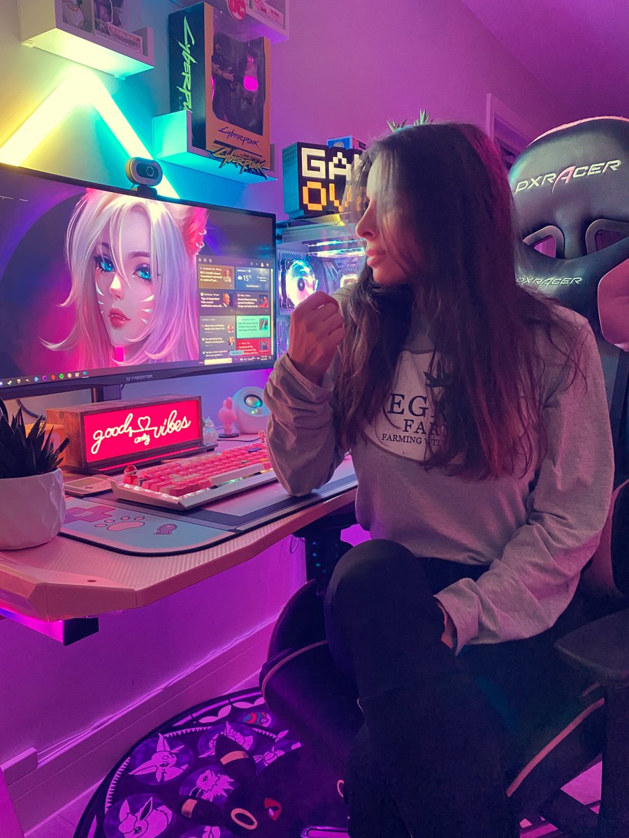 lanagamingtv's tweet photo. Living la vida pink 💖 #pinkislife
#gamer #gamergirl #PC #PCMasterRace #dxracer #gamingchair #pink #girlsetup #gamingzone #gamergrill https://t.co/rwaBN6fQIw