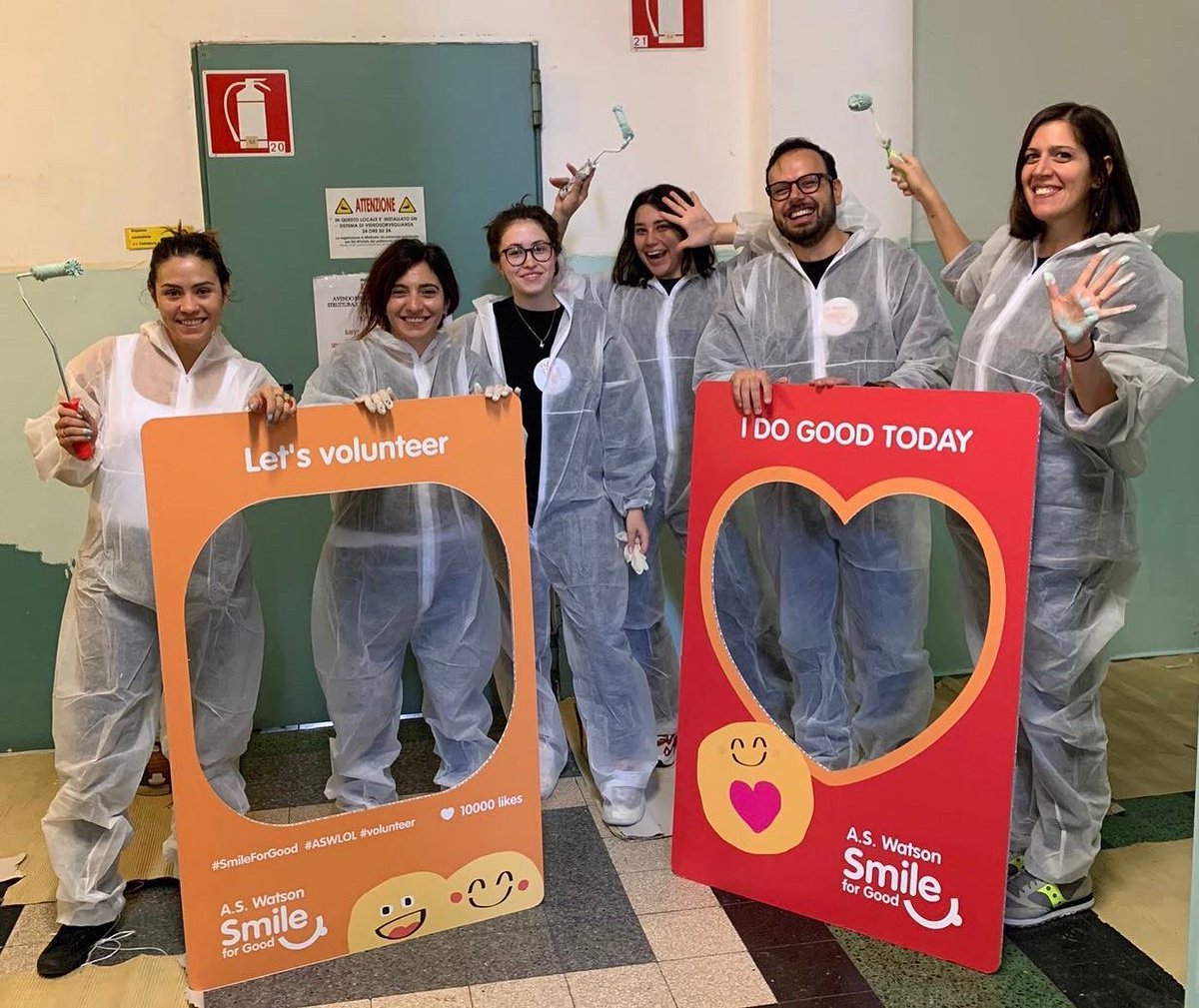 ASWatsonGroup's tweet photo. eLab Tech spent a day supporting @lastradait ❤️. Well done to all involved for your incredible efforts 🥰🇮🇹 ##BePartofMore https://t.co/XJKHrn6iiF
