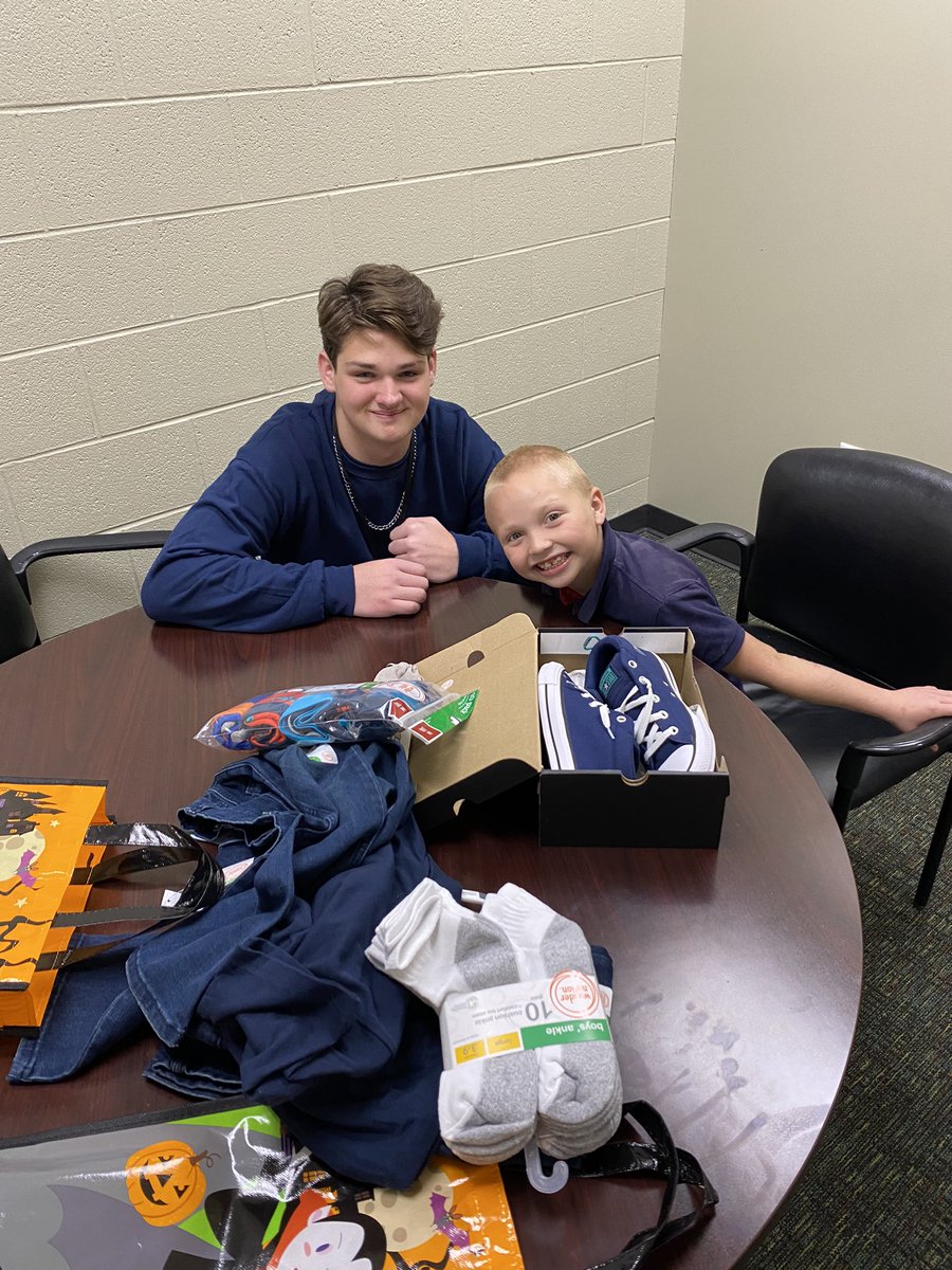 Darren Leach tweet media