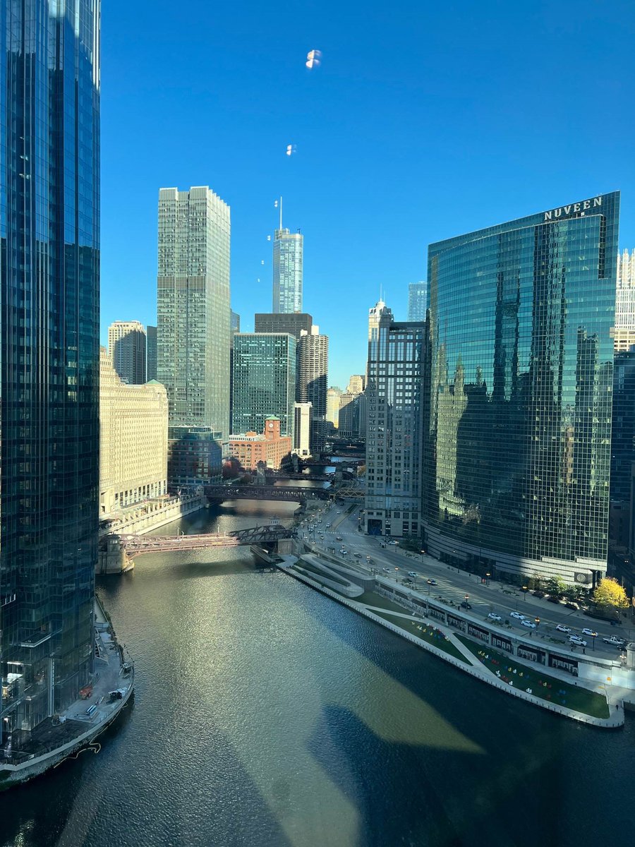 DynamoSoft's tweet photo. #Chicago, we have arrived! The Dynamo Client Luncheon starts...now! #Dynamo #TeamDynamo #ChicagoFinTech #AlternativeInvestments #Clients #ClientLuncheon https://t.co/wCDQpw0PEC