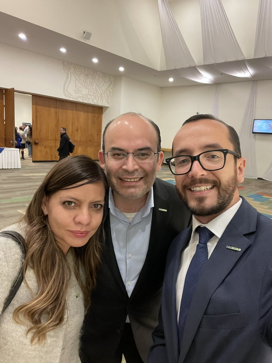 ferlop89's tweet photo. ¡Qué gusto haberte conocido en persona! Sigue volando alto #EXATECMI @omorales2000 https://t.co/BxtdFtnhLt