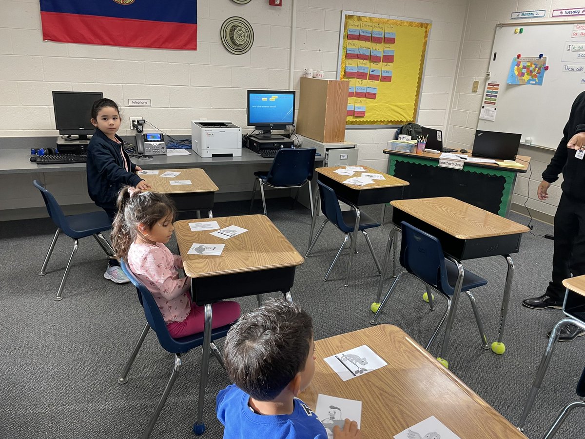 ellgcs's tweet photo. Kindergarten students actively working in Mr. Medina’s EL class. Juicy Play and Differentiated Tasks @PilotPrincipal1 @Super_GCS @taperkin https://t.co/QV360VjwWK