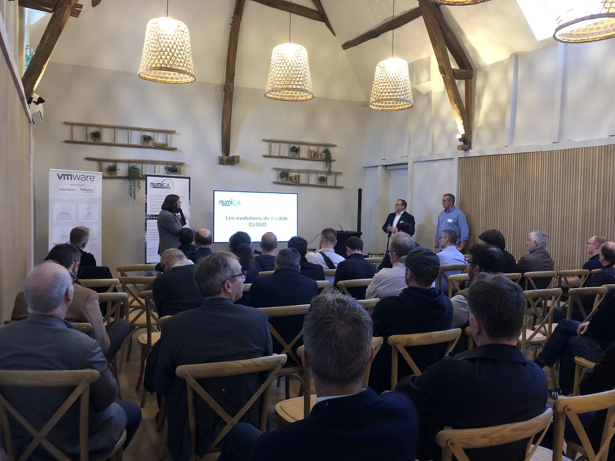 NUMICA51's tweet image. C’est parti pour l’afterwork Numica - Les évolutions du modèle Cloud - à la Closeraie de Reims État de l’art, intérêts du cloud hybride, enjeux de souveraineté, cloud privé avec 
@Hexanet et  @VMware_Fr 
#cloud #IT #DSI