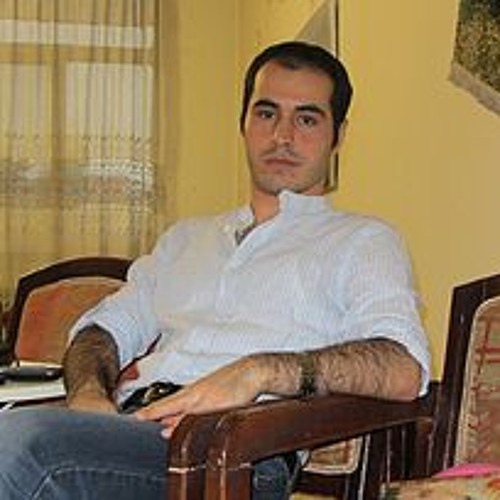 بیایید باهم مرور کنیم چرا باید داد بزنیم #حسین_رونقی ؟ آذر ۸۸ برای اولین بار به همراه برادرش @HassanRonaghi بازداشت شد. جرم؟ تلاش برای عبور از فیلترینگ و کمک به مردم برای دسترسی آزاد به اطلاعات. به گردن برادرش آسیب رساندند که از حسین اعتراف بگیرند و اتهامش را بپذیرد. نتوانستند/۱