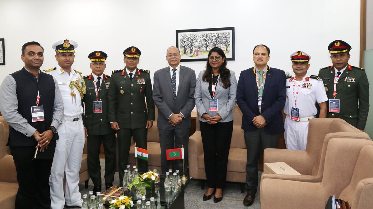 SpokespersonMoD's tweet image. Def Secy Dr @drajaykumar_ias held bilateral meetings w/ delegations from Zimbabwe &amp;amp; Maldives on the sidelines of #DefExpo2022 in Gandhinagar, Gujarat today. Ways to strengthen defence cooperation with the two countries were discussed in the two meetings
pib.gov.in/PressReleasePa…