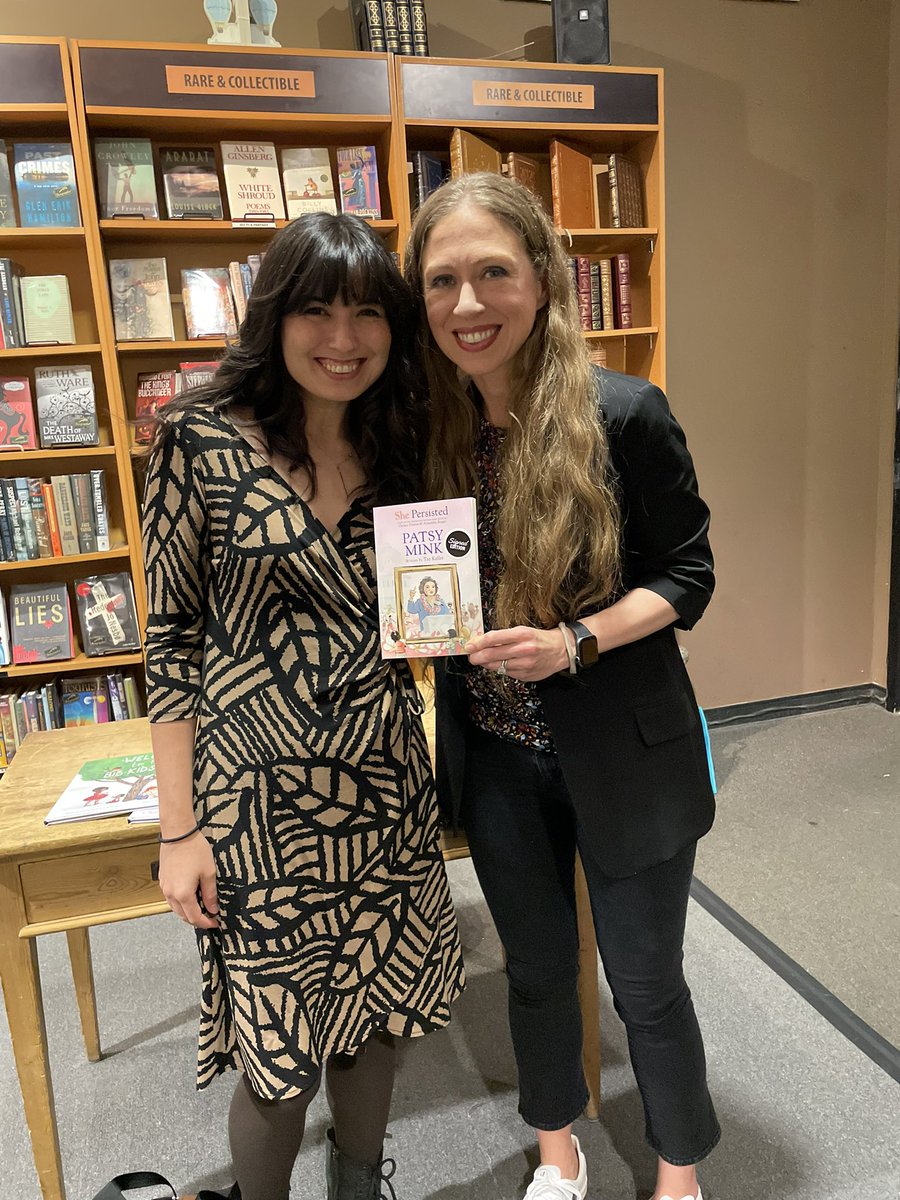 It was such a treat seeing two members of the #Persisterhood last night in Seattle! So proud to have worked with @taekeller & @ByChristineDay on the She Persisted Chapter books on Patsy Mink & Maria Tallchief.