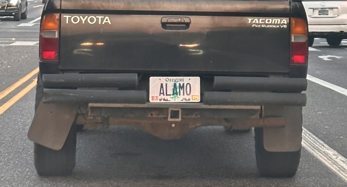 PatC's tweet image. I’m never gonna forget being behind this truck.