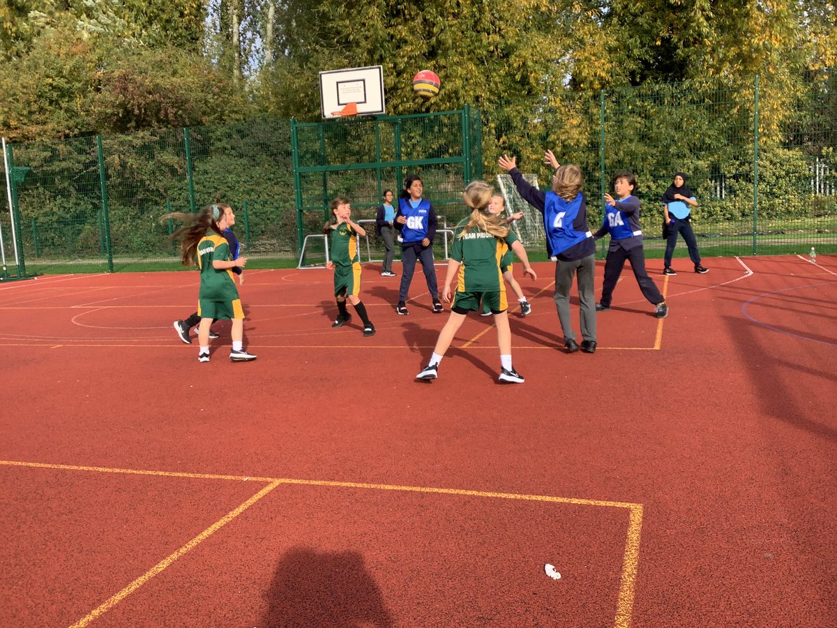 PriorySchoolSL1's tweet photo. Our year 3&amp;4 netball team loved the @SloughSSN @EnglandNetball festival @MontemPrimary reaching the 1/4 finals. But most importantly having fun, many thanks to our hosts, organisers  and year 6 leaders. @YourSchoolGames https://t.co/bMBFhOPczE