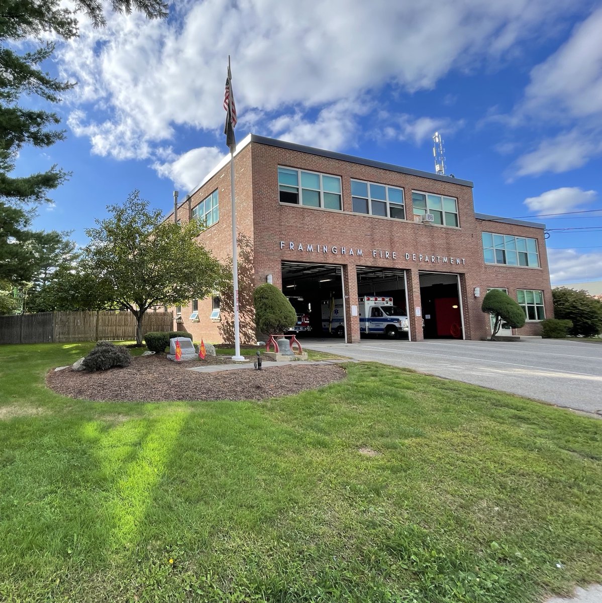 HEET_MA's tweet image. Exciting news!! Work has begun in @Framingham_MA, the site of @EversourceMA's first utility-installed #networkedgeothermal system. It will provide heating and cooling to ~45 buildings, including residential homes and apartments, businesses, a fire station and low-income housing.