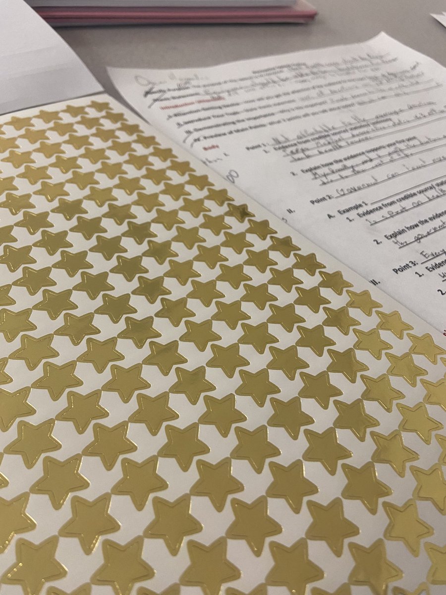 Who doesn’t love a golden star? ⭐️ #ELEVATE