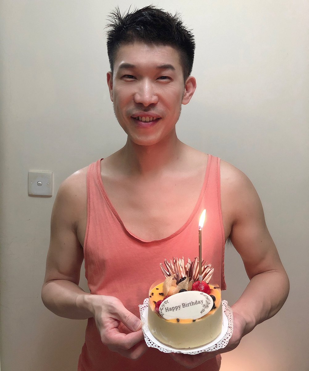GarryLi1019's tweet photo. Happy birthday to me🎂🎂 https://t.co/kJe1wZ0roe