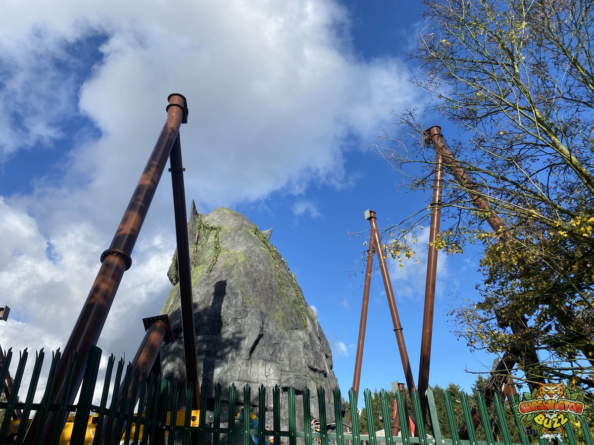 ChessingtonBuzz's tweet photo. It's official! B&amp;M Track for the new roller coaster within the World Of Jumanji has arrived at Chessington World of Adventures! We've got the latest scoop and images over on our #ProjectAmazon Mini-Site! Check it out below!

https://t.co/pl0u3NcAaw https://t.co/XSp0Qwro7C