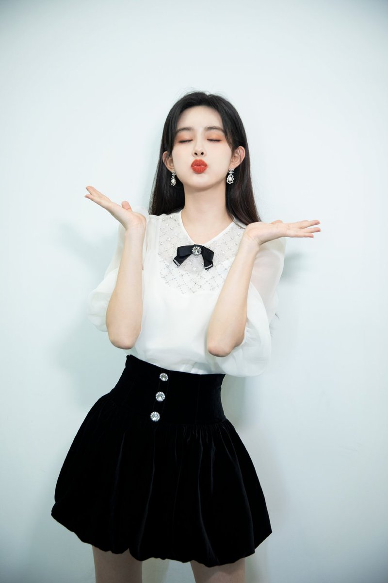 CdramaL's tweet photo. 「📸 | Estúdio de #MengZiyi compartilhou novas fotos para #NextPromotion https://t.co/oMnsSt3FHs