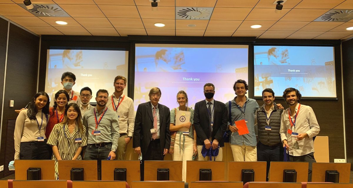 VHIO's tweet photo. Avui hem rebut la visita de l'alumnat d'MBA @iesebschool en el marc del #BarcelonaMBADay, que han conegut què fem a VHIO i el laboratori de Cèl·lules Mare i Càncer. Moltes gràcies per la visita‼️ https://t.co/AXKYjtyeAk
