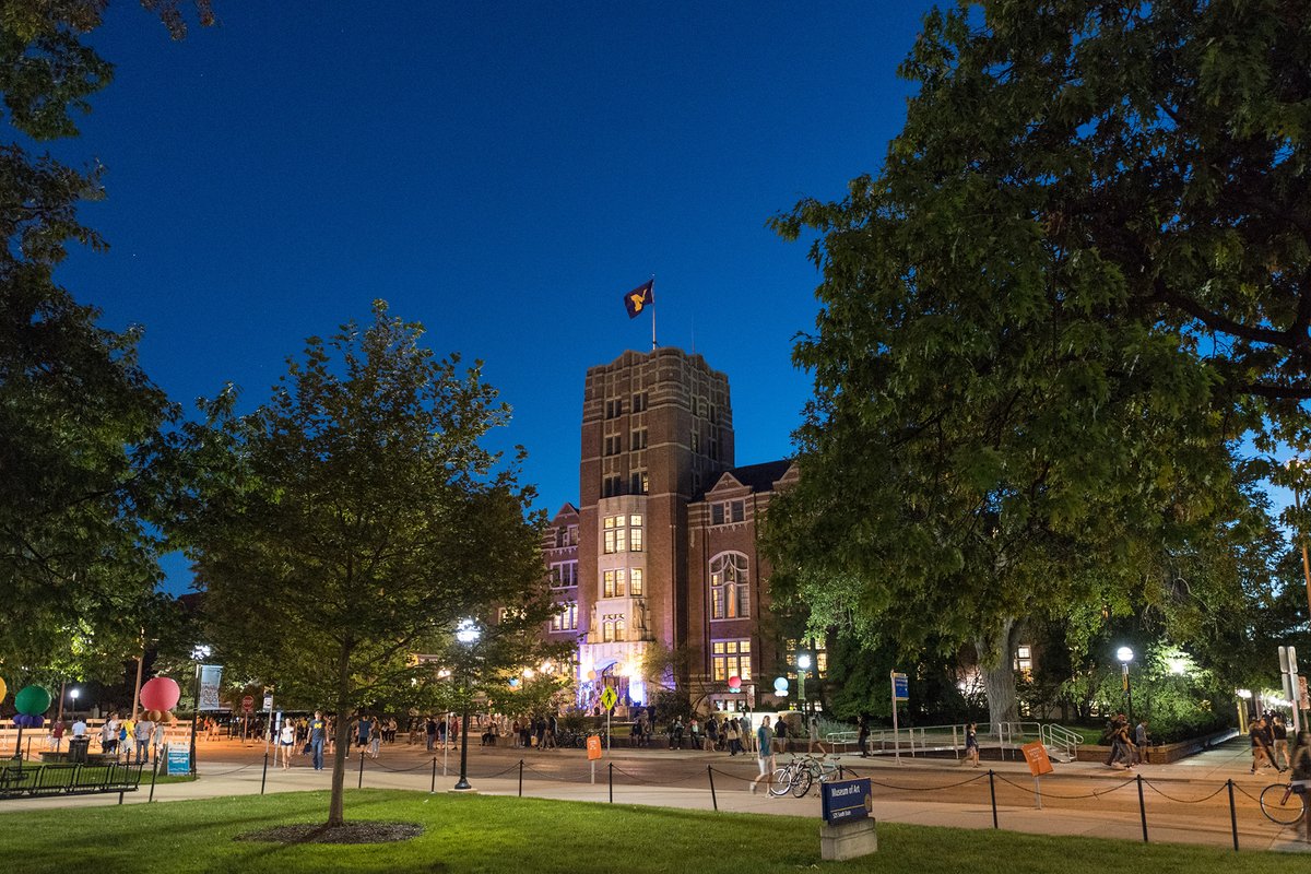 UMichAdmissions's tweet photo. #TBT to the #MichiganUnion bustling during a past Escapade event on Welcome Week. #GoBlue https://t.co/8MznV2V4G0