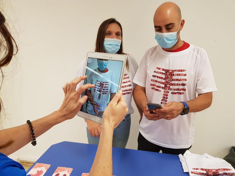 infadimed's tweet photo. Taller amb les samarretes de @bodyplanetAR a la Jornada #InnovacióHUB #GTMS @icscat @jordi_fblanco
Gracias por vuestra colaboración https://t.co/hyg5yvxRZX