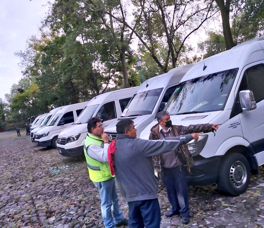 soyccmx's tweet photo. En el segundo día del 4to. Encuentro de Transformación Esbelta, los empresarios se preparan para las visitas a plantas de @BimboMx, @EvenfloMexico, #bocar, #Fritec y @Siemens_Mexico para conocer y aprender las mejores prácticas y aplicarlas en su organización. https://t.co/m8KHbI6zQ2