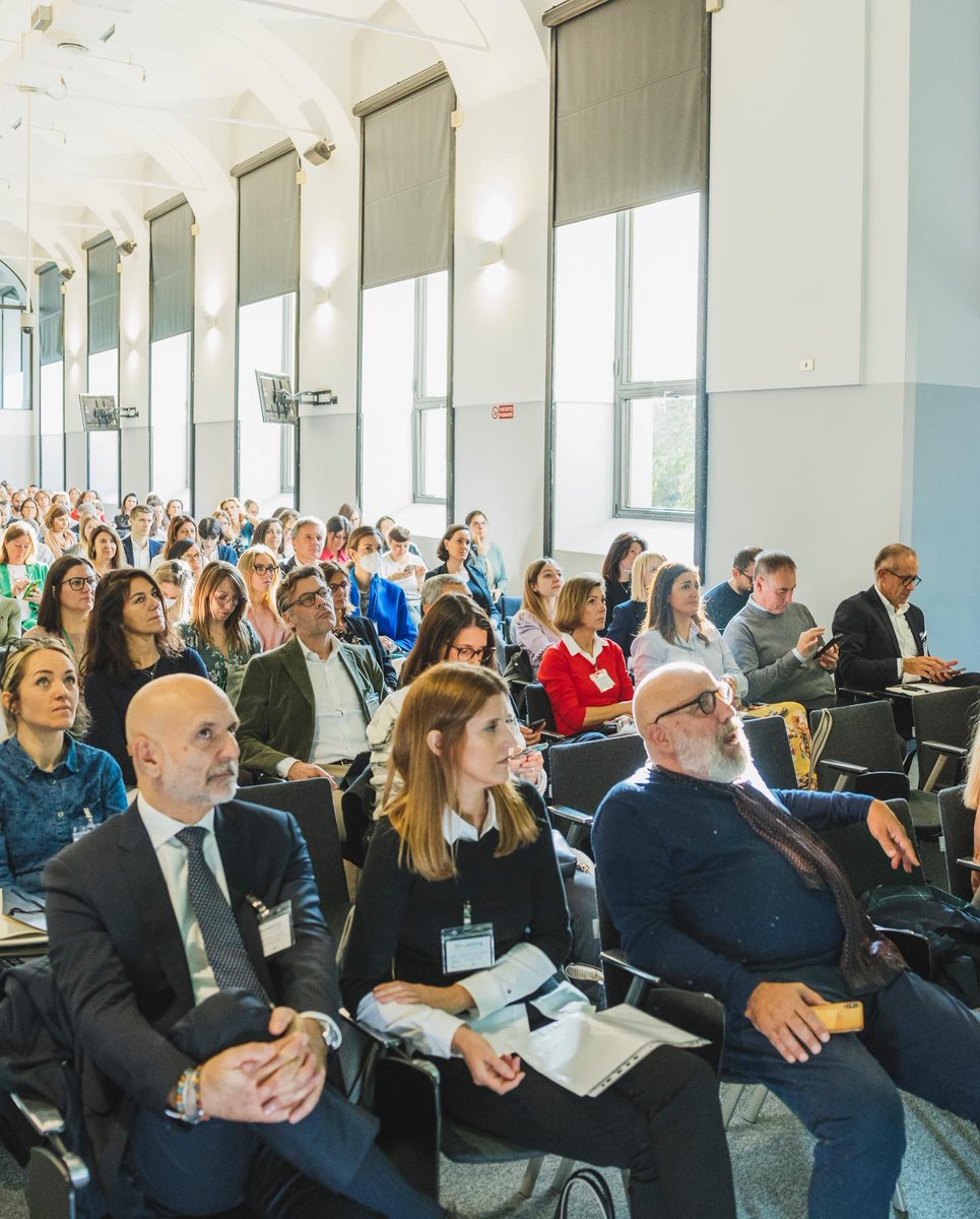FattoreMamma's tweet photo. #Momketing 2022 è tornato in presenza! Ieri abbiamo vissuto di nuovo l'emozione di un evento dal vivo: 22 relatori e oltre 200 partecipanti per la nostra conferenza B2B dedicata al digital marketing rivolto alle famiglie. https://t.co/EQsQ5cymEL