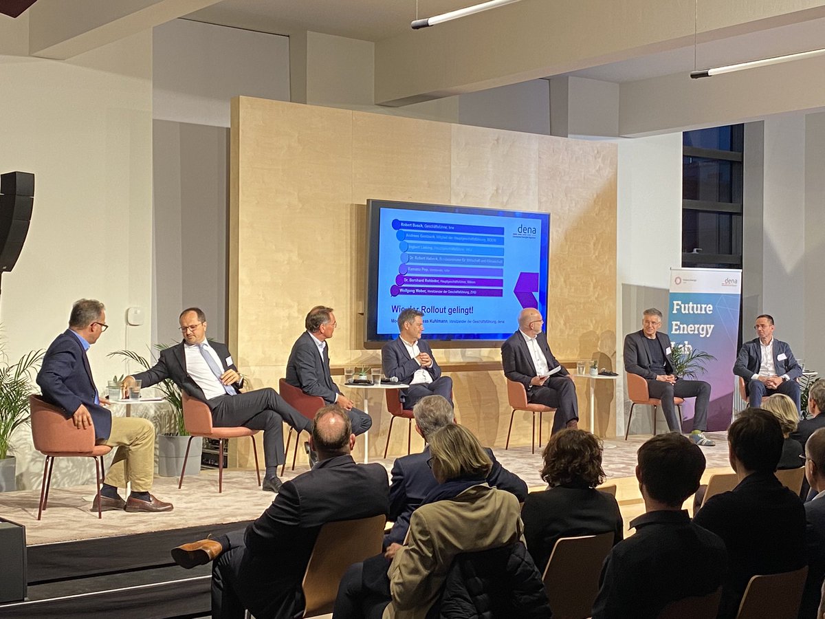 Bitkom_Energy (@bitkom_energy) on Twitter photo Robert #Habeck, @brohleder und weitere Verbände diskutieren, wie der #smartmeter Rollout gelingt. Wir brauchen mehr Tempo und Mehrwerte für Kundinnen und Kunden. Robert #Habeck, @brohleder und weitere Verbände diskutieren, wie der #smartmeter Rollout gelingt. Wir brauchen mehr Tempo und Mehrwerte für Kundinnen und Kunden.