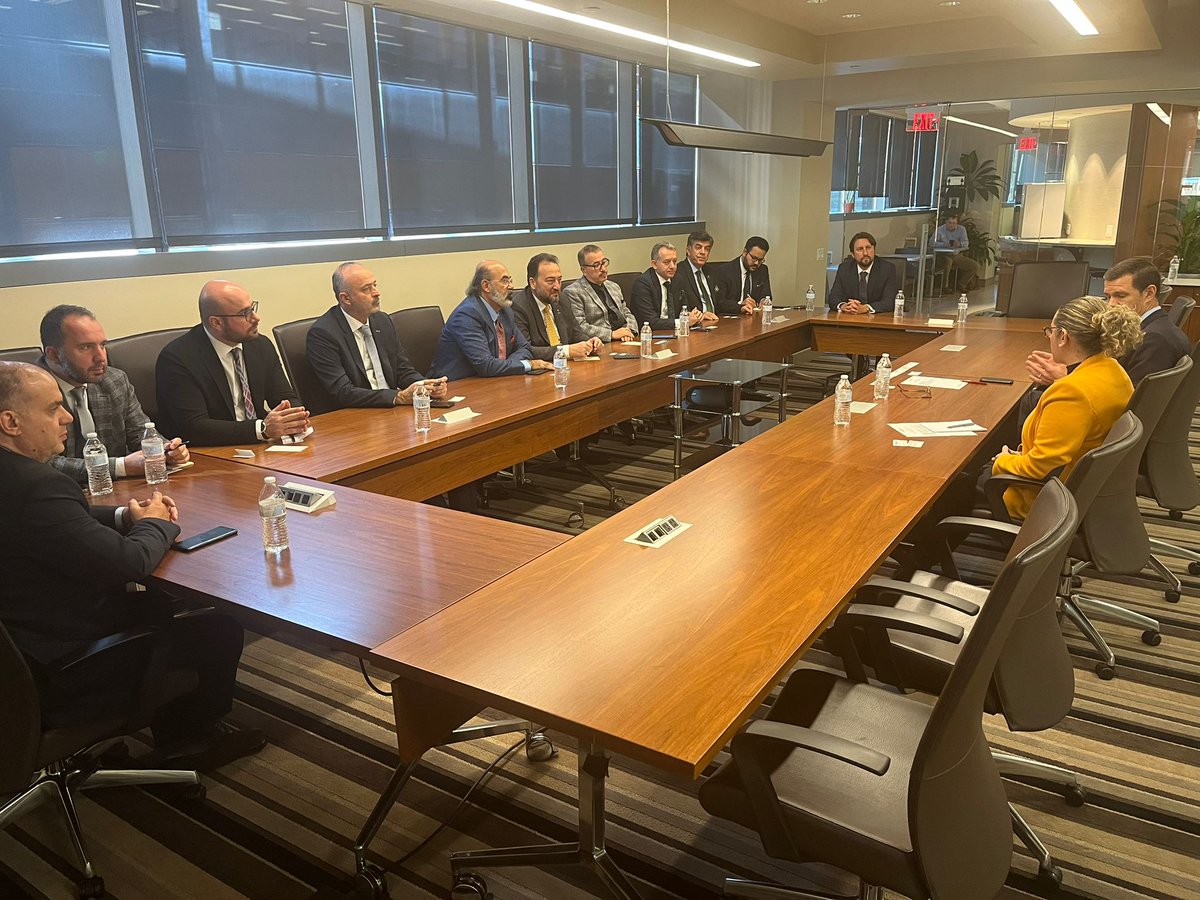 Genel Başkanımız <a href="/MahmutAsmali/">Mahmut Asmalı</a> ve MÜSİAD Yönetim Kurulu Üyelerimiz, Ulusal Üreticiler Birliği (<a href="/ShopFloorNAM/">The NAM</a>) Başkan Vekili <a href="/KenMonahanDC/">Ken Monahan</a> ile bir araya geldi. Görüşmede MÜSİAD ve NAM çalışmaları, iş birliği alanları ve iki ülke ticari ilişkileri istişare edildi.