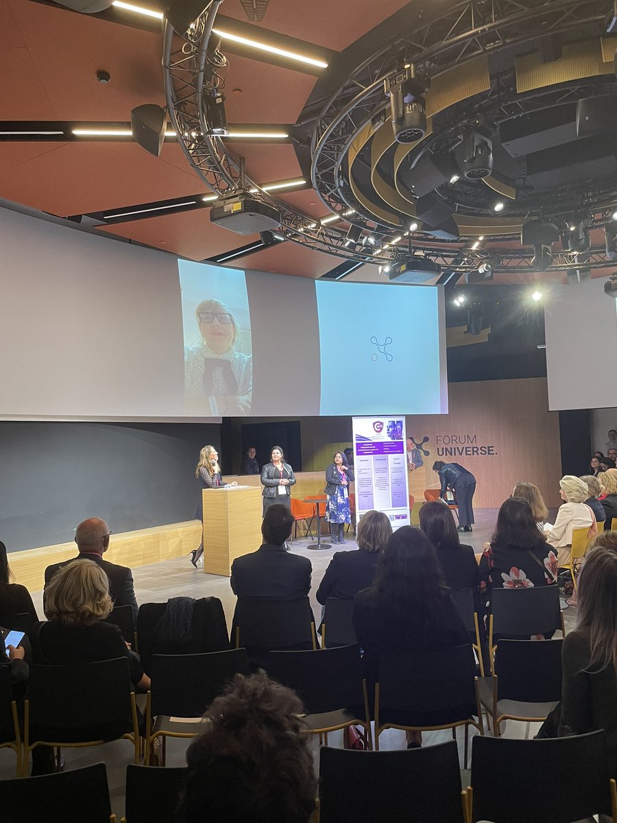 CEFCYS_Officiel's tweet image. @ClounerPhedra remporte le trophée de la femme cyber dans la catégorie Direction Executive Europe 🏆 #ECWD22 représentant la Belgique au Luxembourg, elle donne son discours en visio encourageant + de femmes à s’engager 💪🏼