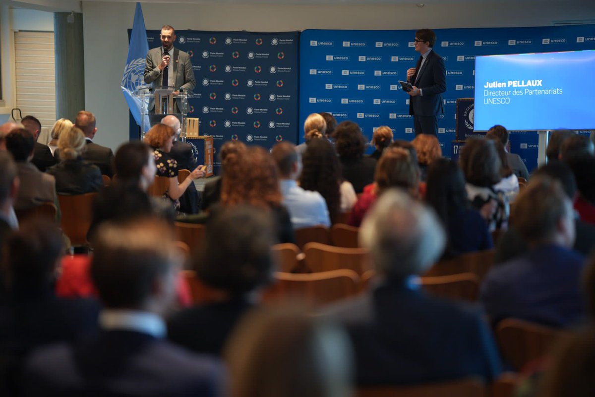 PactemondialFr's tweet photo. Aujourd’hui a lieu la remise des #TrophéesODD22 du @PactemondialFr à l’@UNESCO_Fr qui récompense l’engagement à la fois des personnes et des entreprises en faveur de l’Agenda 2030 ! 🏆

Suivez la cérémonie des Trophées des ODD ⬇️ https://t.co/VqeoTNwnDW