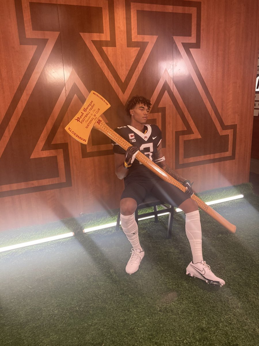 chuckgilbert3_'s tweet photo. #AGTG After a great day with the University Of Minnesota football staff. I am extremely blessed to have been given an opportunity to play in the BIG 10 football division 
#SKIUMAH @Shakes_GopherFB @CoachMGSimon @Coach_Fleck https://t.co/VtxuqQO88U
