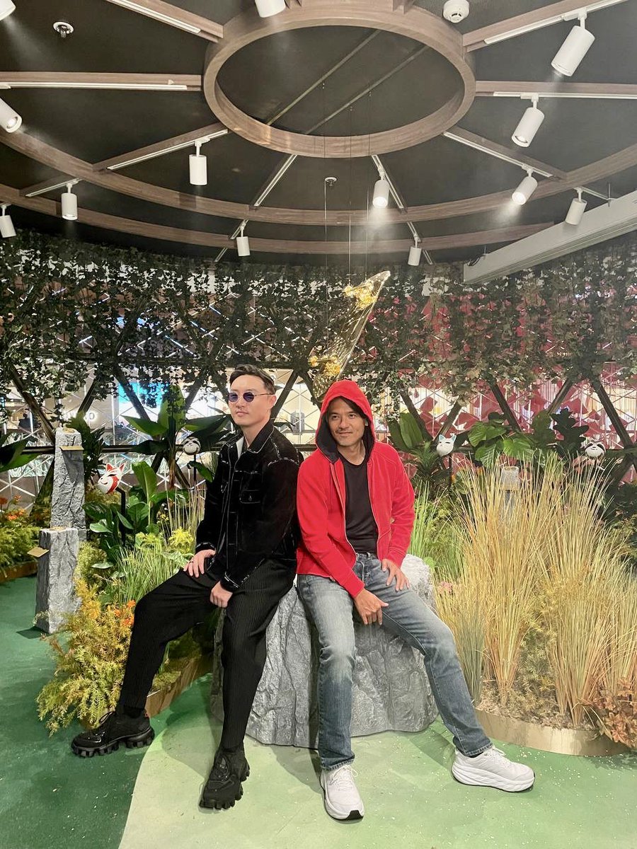 Welcome to the <a href="/AzukiOfficial/">Azuki</a> garden ⛩️ <a href="/K11Musea/">K11 MUSEA</a> Hong Kong. Congrats 🎉 @ZAGABOND <a href="/AdrianCheng/">Adrian Cheng</a>