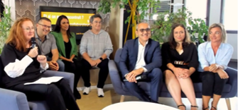 FFaureOrange's tweet photo. En live de Nice, avec la présence de nos collaborateurs de l‘Unité de Service Client Grand Sud-Est ! Belle énergie transmise par de beaux témoignages, qui sont la preuve de l’engagement de notre collectif au service de nos clients. #ExperienceClient
@OrangeAuRA
@OrangePACA https://t.co/VEyJAjZ5hs
