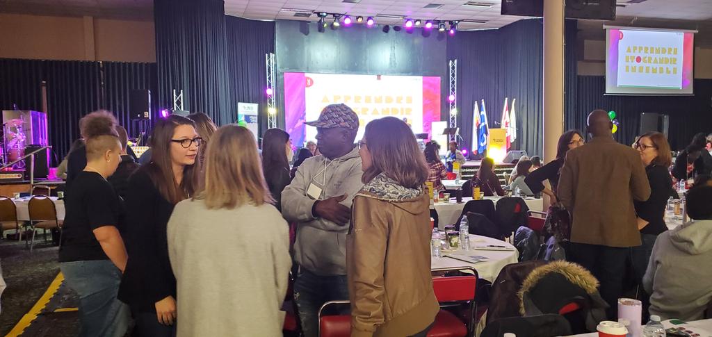 lapixellerie's tweet photo. @DSFMecole À mi chemin de cette journée, il y a déjà eu de nombreuses activités sur les savoir-vivre et savoir-devenir ensemble alimentées par de réflexions personnelles et collectives. https://t.co/p3yaj2cwFn