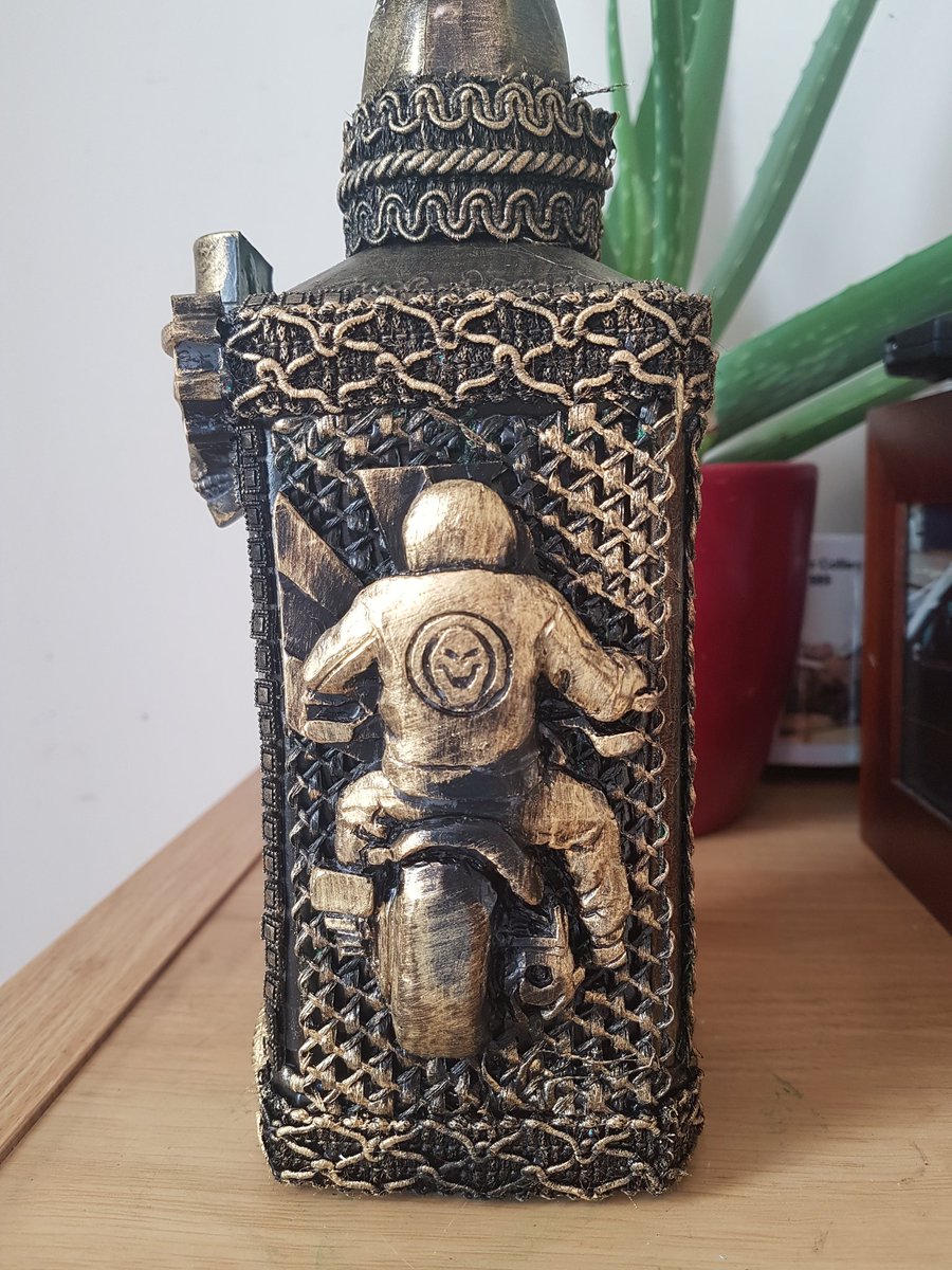 twfsteampunk's tweet photo. 70 cl J D bottles x 2 empty I'm afraid Designed by myself Totally Wild For Steampunk Available now from #Ebay #ebayfinds #ebayseller #thanet #homedecor #quirkyhome #mancave #Steampunk #glassbottle #whiskybottle #upcyclebottle #thanet #upcyclebottle #mixedmedia #retweet #share https://t.co/CEApv6oRrQ