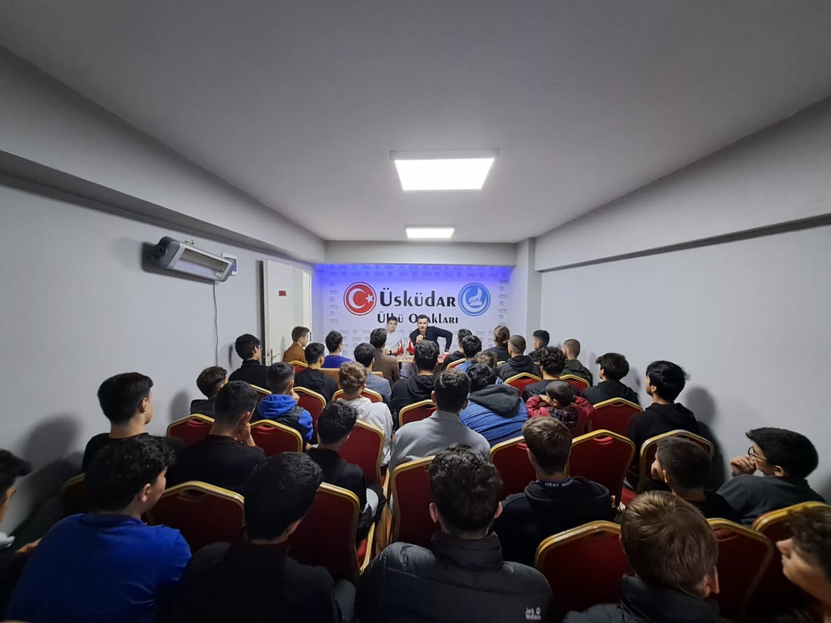 MustafaaGider's tweet photo. Liselerde bozkurtlar 🇹🇷🇹🇷🇹🇷 https://t.co/MDMJdey6s5