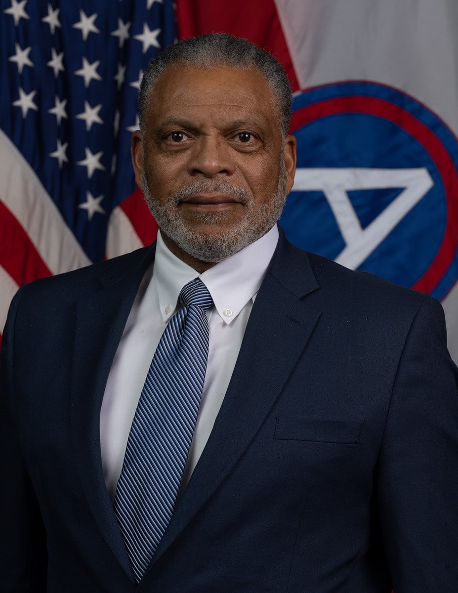 US Army Central (Third Army) on Twitter "USARCENT Civilian receives 