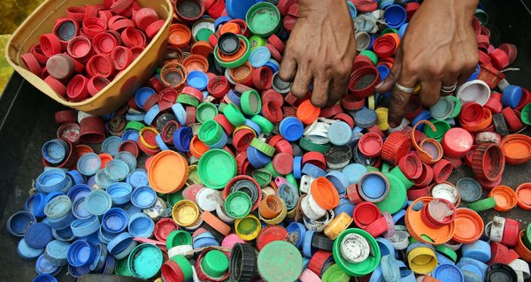 CDAOIJ's tweet photo. Een wereld zonder afval. Haalbaar of niet? Lees er meer over in een column van onze wethouder Janine Kock op onze website: https://t.co/OEMDKWIbq6 #vanafvalnaargrondstof https://t.co/BN3FMWNCHe