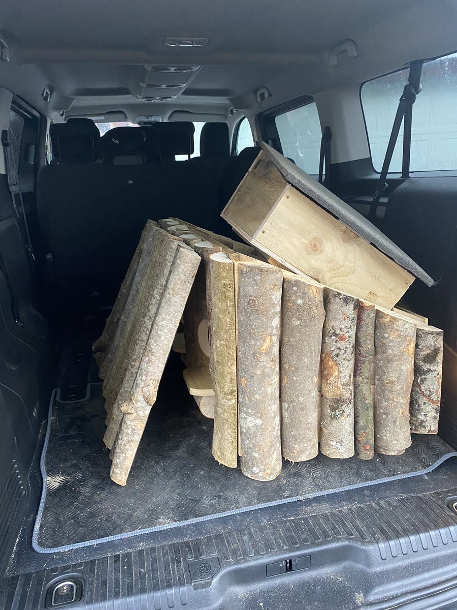 Seeder_Wood's tweet photo. After battling through actual Flu (yuck!) we made some deliveries today  #tripleduckbox #hedgehoghouse https://t.co/p7DmqdLL4g