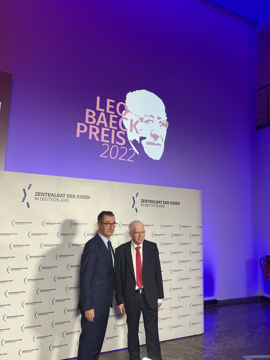 Verleihung des Leo-Baeck-Preises 2022 an Bundesminister @cem_oezdemir @bmel #LBP22 LIVESTREAM 🔴unter: zentralratderjuden.de/livestream