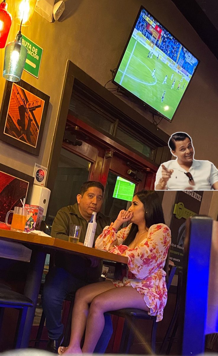 JeffryGonzlez6's tweet photo. Aquí está Erick, disfrutando el poder con mujeres y alcohol. #DóndeEstáErick https://t.co/lmCjWzfEa8