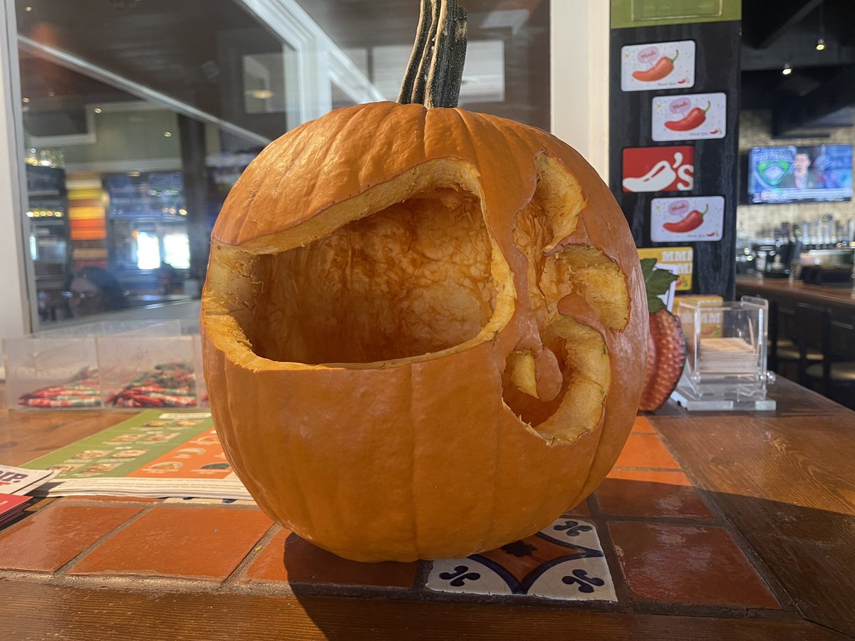 FallonHester3's tweet photo. We are ready for Halloween in Gulfport  🎃 @CRUT8180 @taryn_mahaffey https://t.co/8YzAQkxcPS