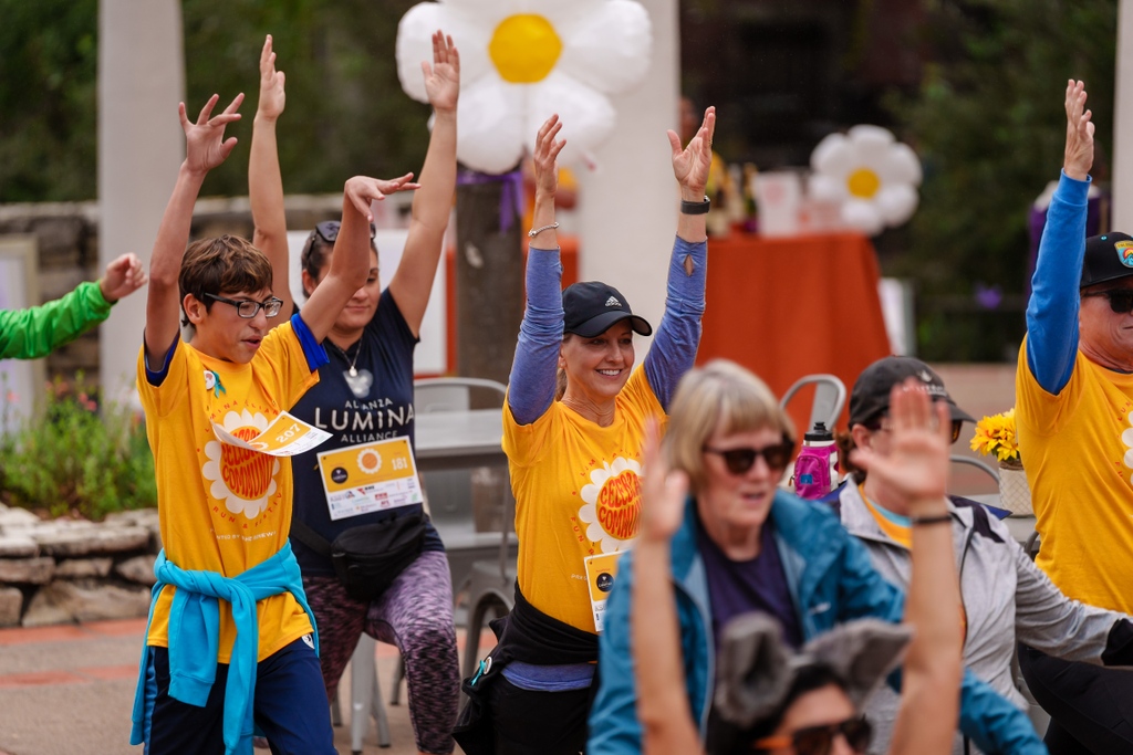 Relive the Celebrate Community Fun Run and Festival with these beautiful pictures from @heraldocreativestudios 🧡👻🎃🏃‍♀️View the full album at:

heraldocreativestudio.smugmug.com/Client/Lumina-…

#DVAM2022 #SupportSurvivors #CelebrateCommunity